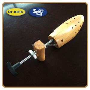 Adjustable Expandable Wooden Shoe Tree with <strong>String</strong> <strong>Handle</strong> - Product Image 2