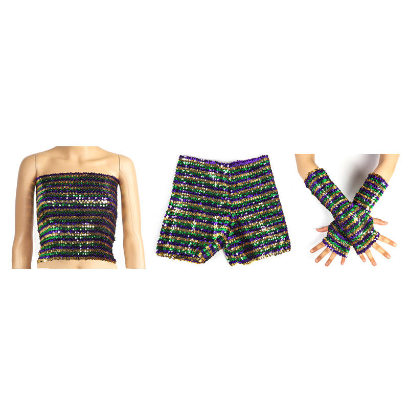 Costume violet, doré et vert à une rangée de boutons.