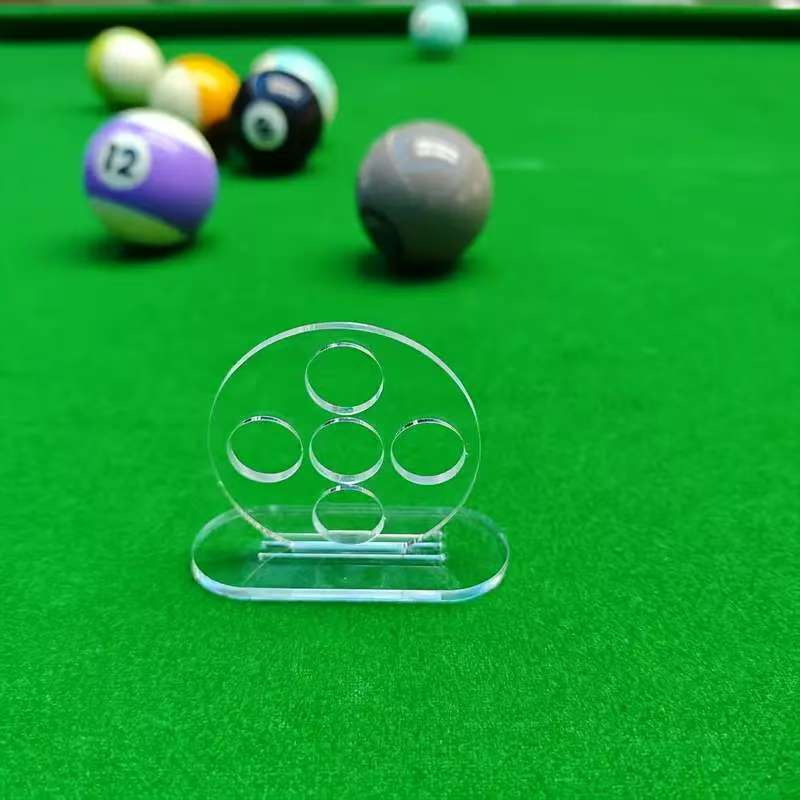 Un appareil d'entraînement au billard à cinq trous