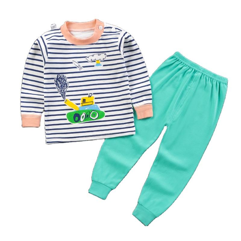 มีสีเขียวขุ่น