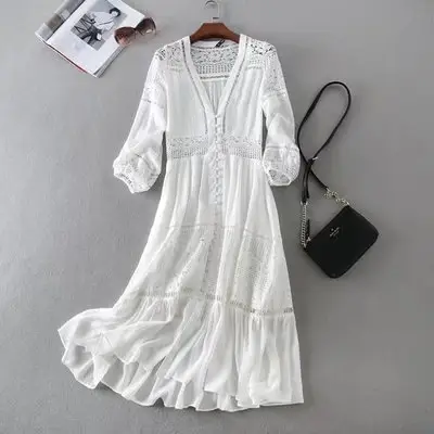 Vestido playero blanco con botones de empalme ahuecado de encaje para vacaciones para mujer