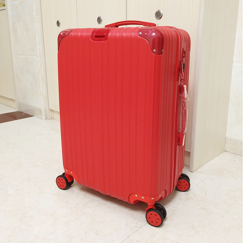Red brushed corner wrap style