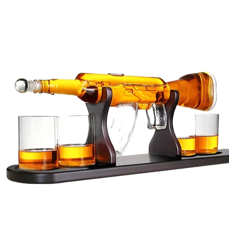 Hecho en China Cristal AK47 Rifle Pistola Whisky Copa de vino Decantador con 4 vasos de whisky Set para licor Whisky Vodka