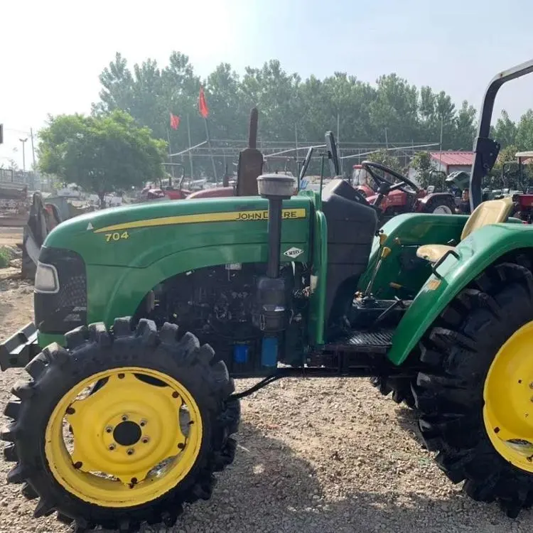 جون JD deere مستعملة 70hp 4WD جرار