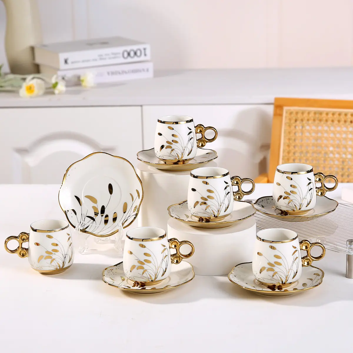 Set di tazze da caffè in ceramica elettrolitica per la vendita calda Set di tazze da tè arabica da 6 pezzi Set regalo per tazza e piattino