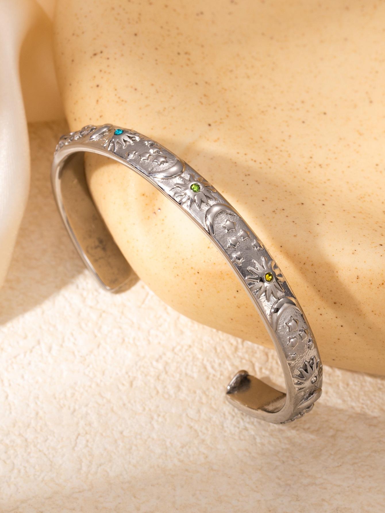 เหล็กที่มีเพชรสี