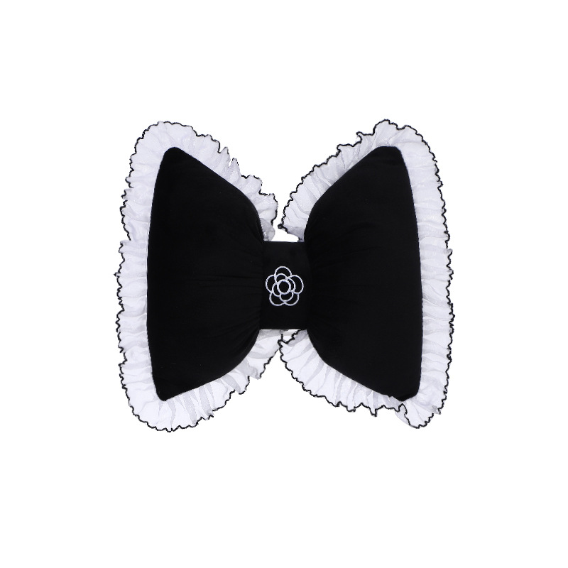 Appui-tête en peluche camélia avec bordure en dentelle