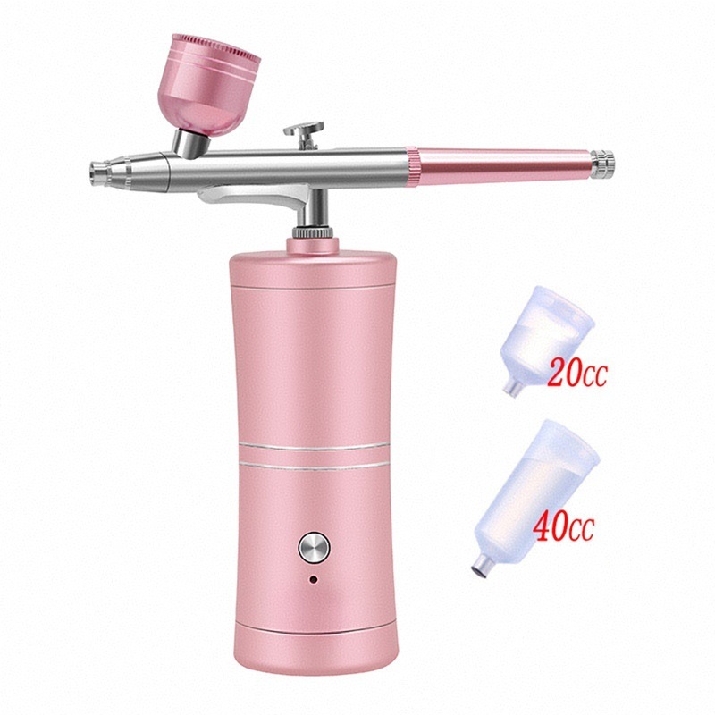 Rosa + una tetera de metal + 2 teteras de plástico + carbón