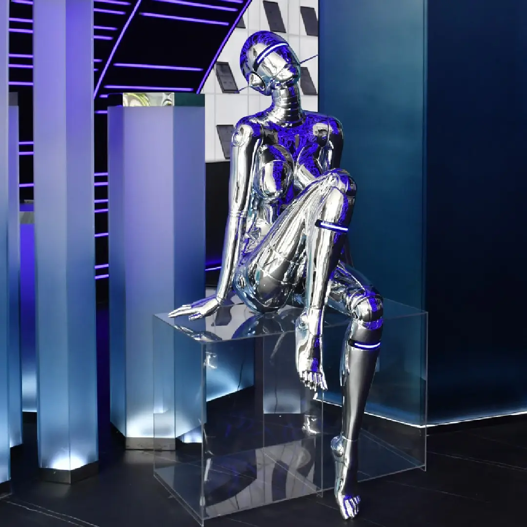 Venda quente alta sexy mulher metal estátua escultura bar decoração sexy robô sorayama para venda