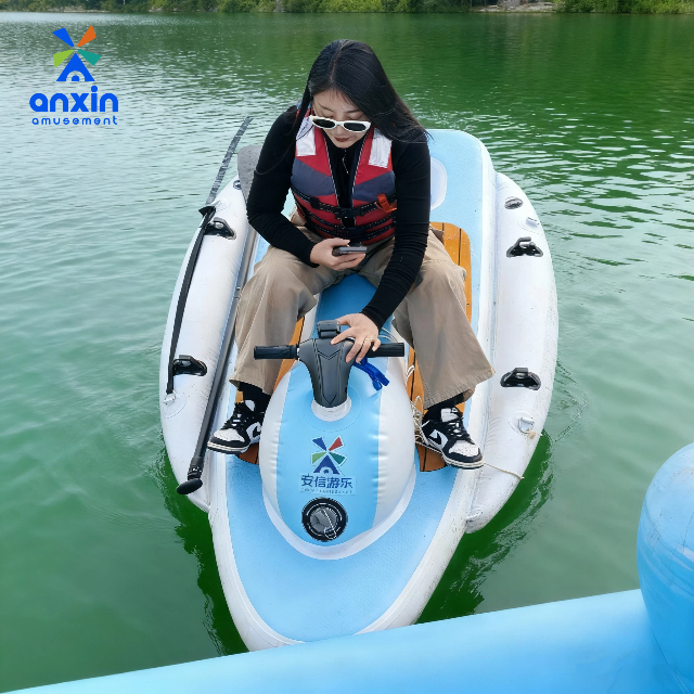 moto de agua azul