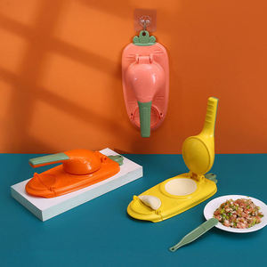 最新工厂烘焙糕点工具DIY手工塑料压面机二合一饺子机 - Product Image 5