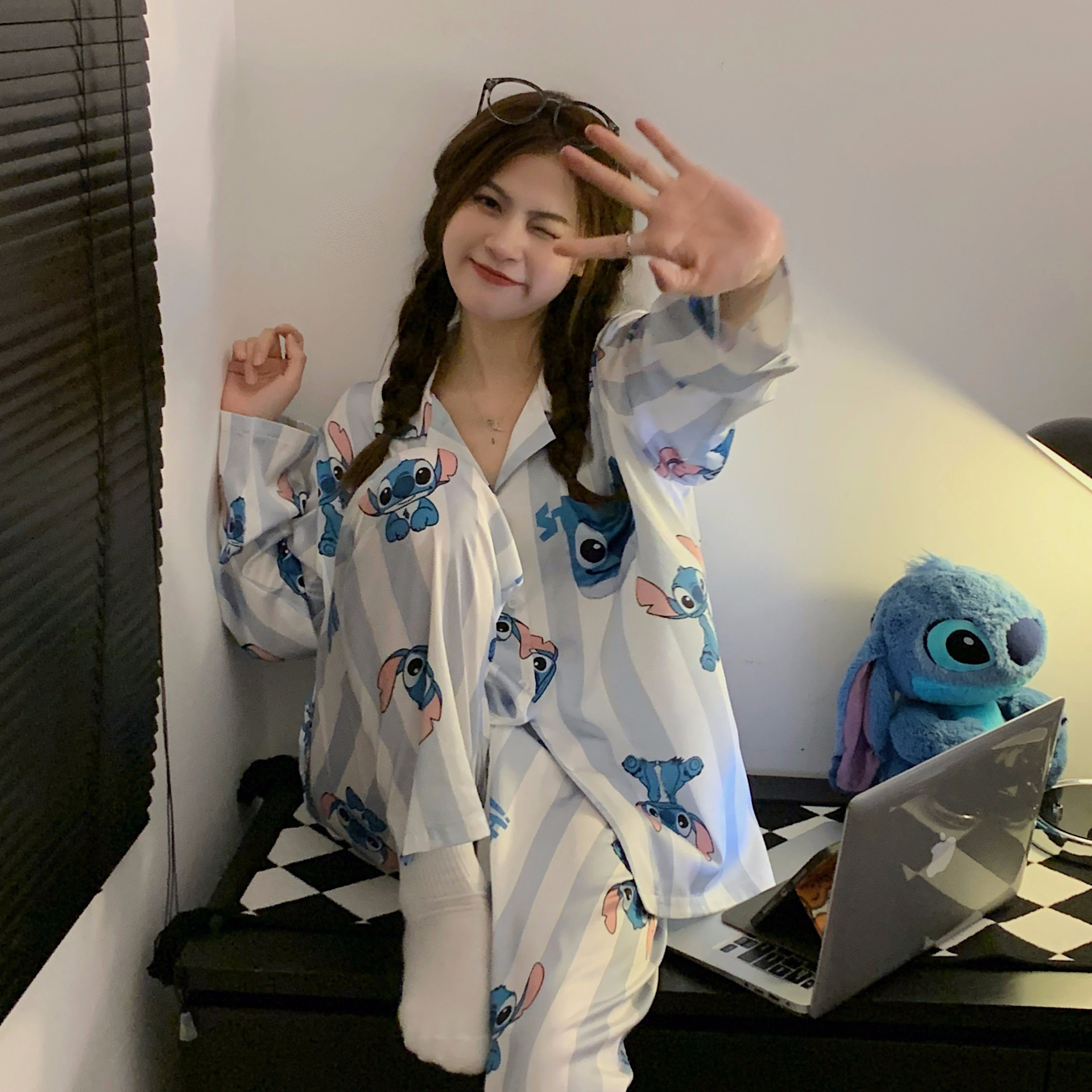 Stitch a rayas azules y blancas