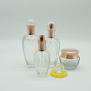 ピンクフラワーシェイプフェイシャルスキンケアクリーム50gローションポンプ150ml100ml60mlハイエンド化粧品用セラムボトルパッケージ