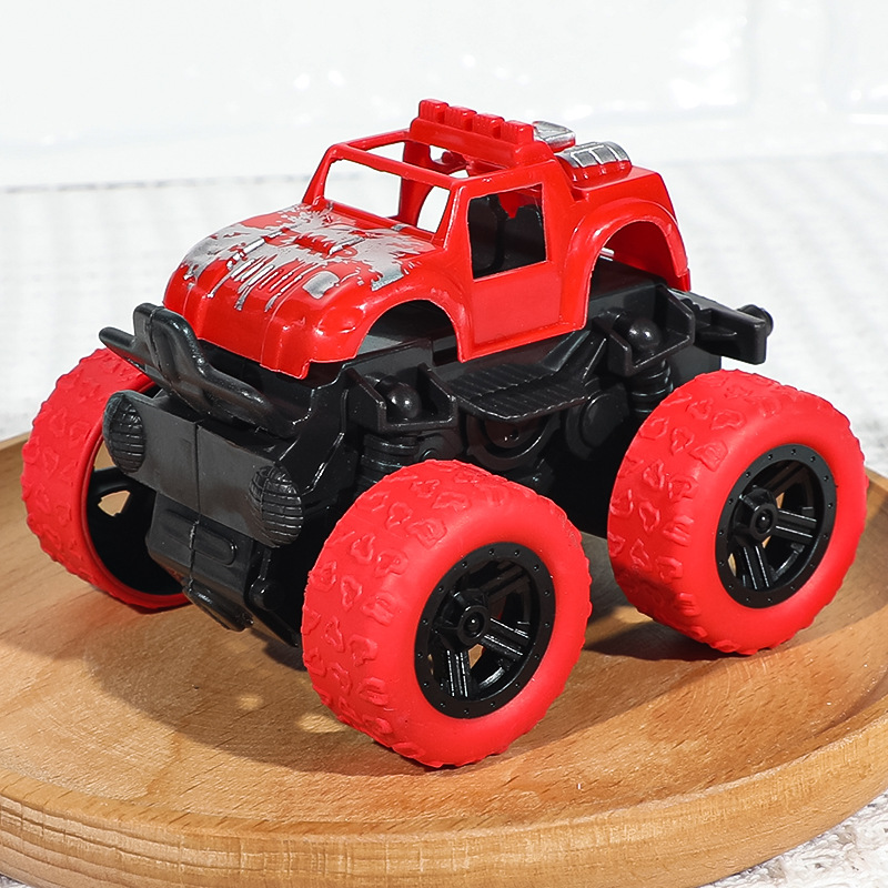 voiture à inertie à traction arrière nue et basse-rouge