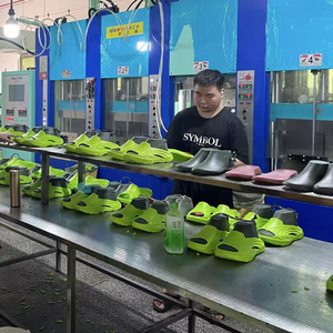 カスタムEVAインジェクション3DモデルEVAフォームスリッパ枕クラウドプールバススライドスリッパー女性男性用