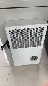 Formato personalizzato 42u Cabinet di rete con 19 pollici porta di vetro di fabbrica progettato per esterni Telecom Server Rack per centri dati IP55 - Product Image 6