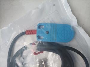Sensor de proximidad cuadrado F & C M25, detección lateral ascendente, 10mm NO/NC, sensor ABS + PVC personalizado, - Product Image 2