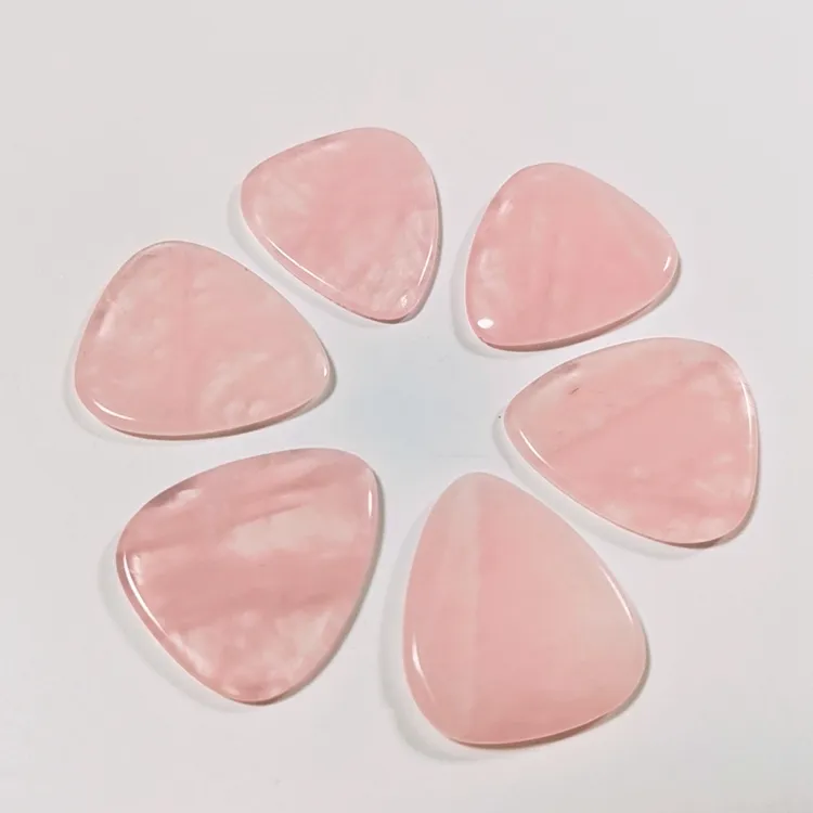Cristal de cuarzo rosa, 2023