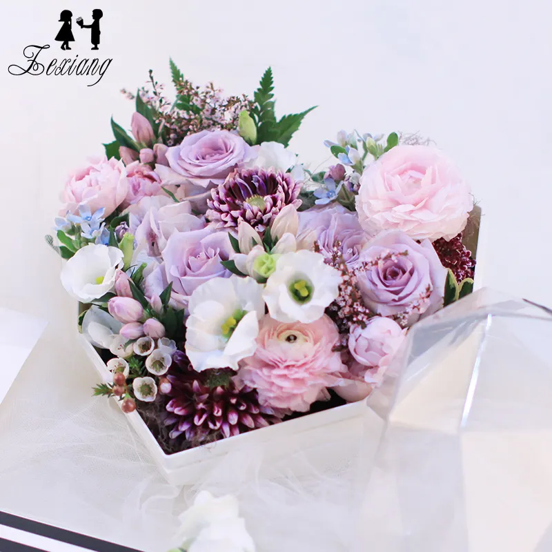 Caja de regalo para el Día de San Valentín, Rosa acrílica transparente con flores de amor