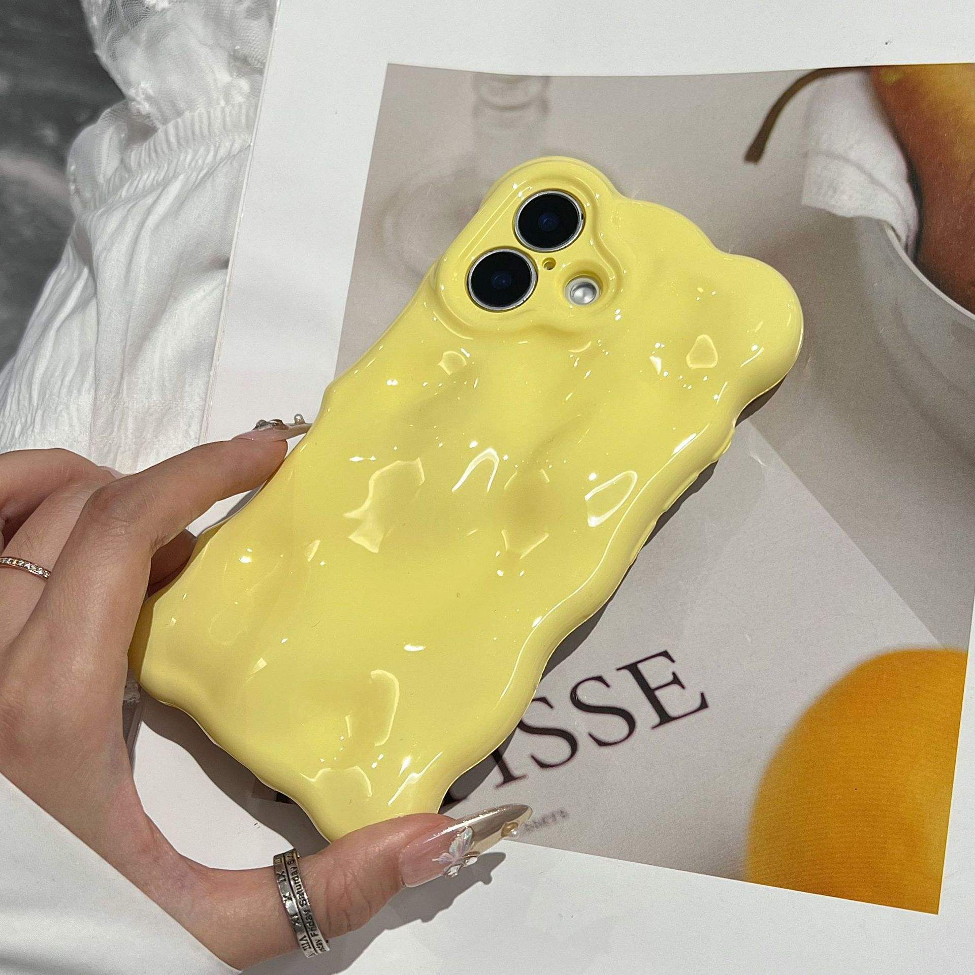 สีเหลือง