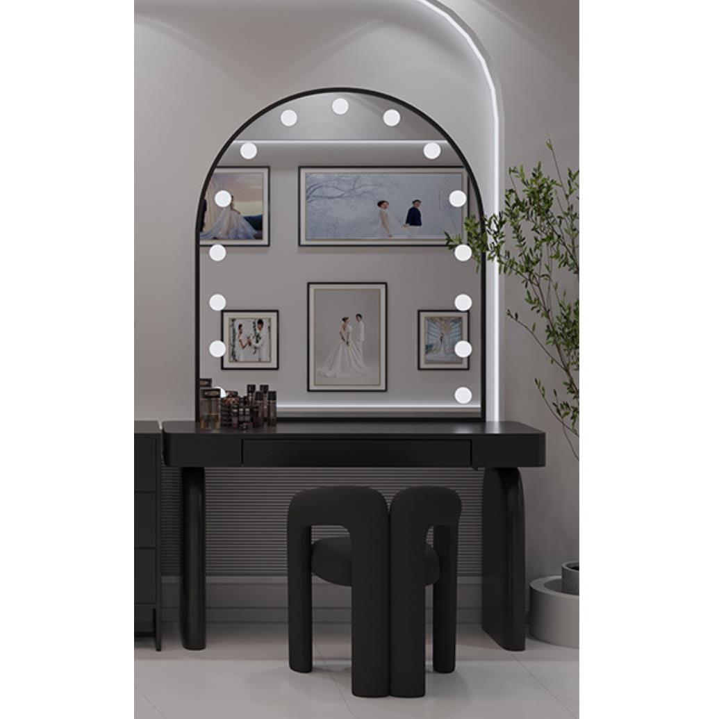 Noir : 80*50*80 table 80*nq
