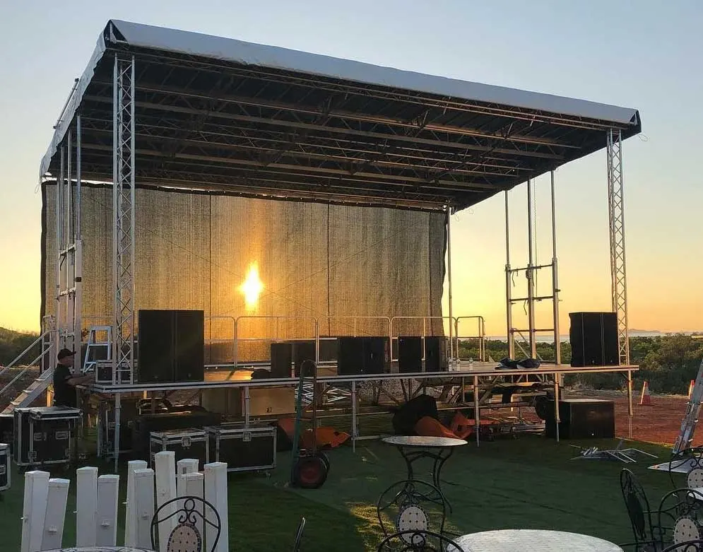 La capriata di staging 2023 visualizza la piattaforma della fase del partito di musica della fase per l'evento