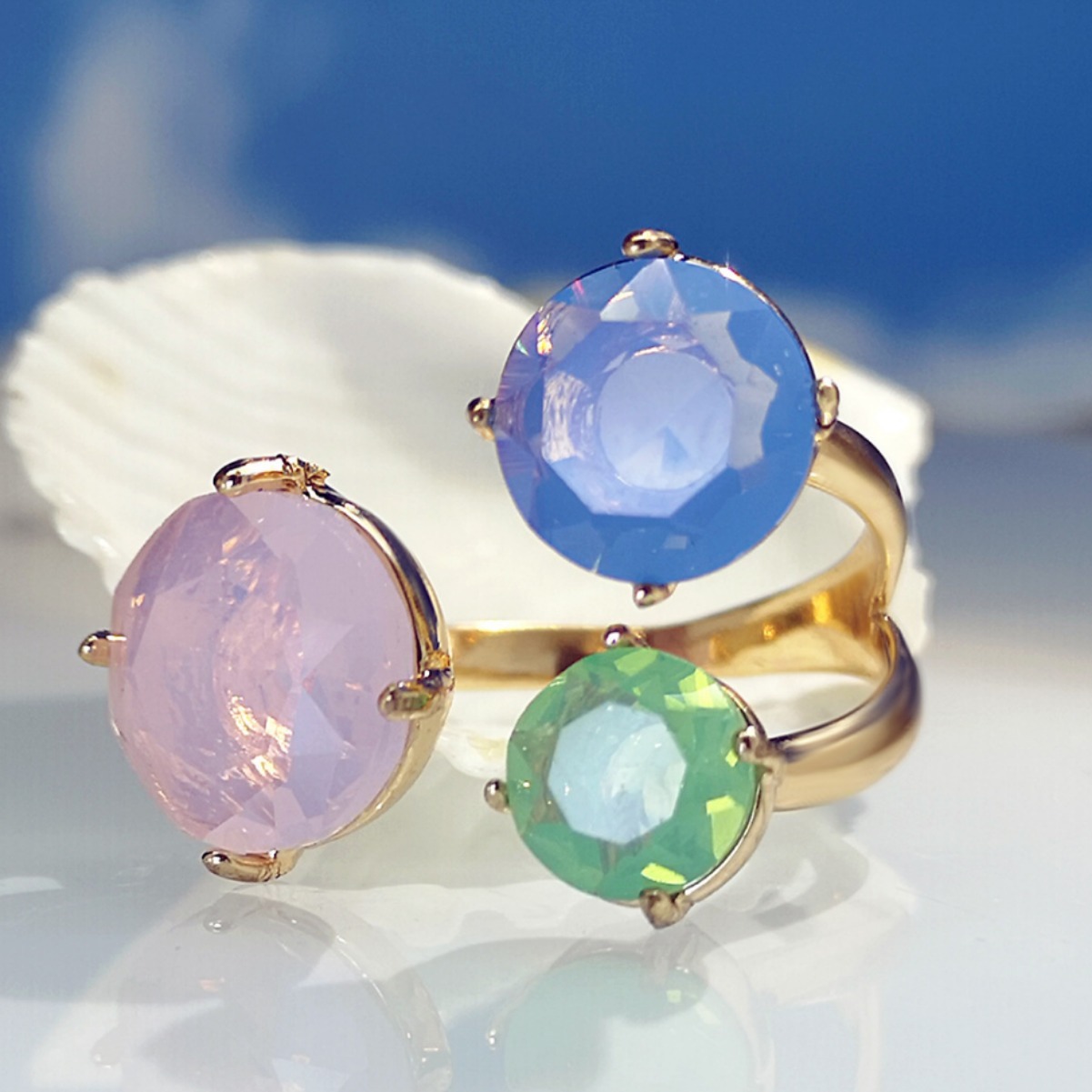 Tricolor ring