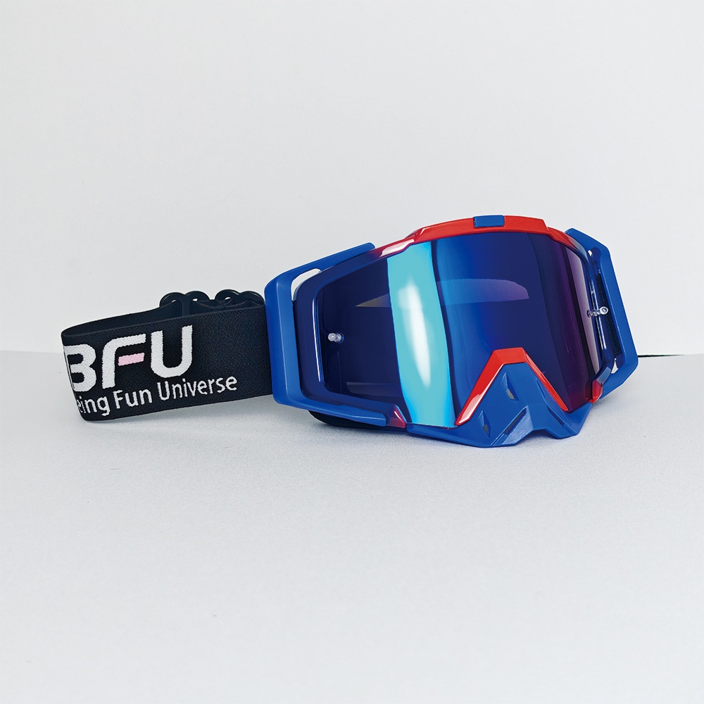 Gafas azules con montura roja y azul.