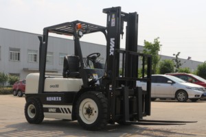 VMAX 迷你叉车 1.5 吨 2 吨 2.5 吨 3 吨 3.5 吨叉车 CPQD30 带日本发动机自动便宜销售汽油 - Product Image 5