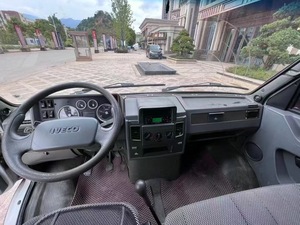 2017用于依维柯2.8T V35箱式卡车型号43S5中等价格特殊装载能力柴油燃料货车货舱 - Product Image 5