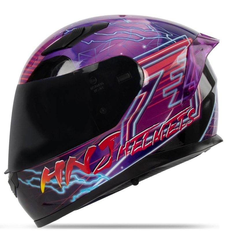 Rayo morado con lentes negros