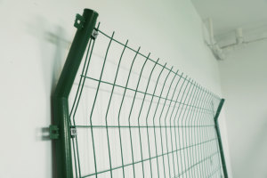 Rete di recinzione agricola a doppio filo rigida in acciaio al carbonio a lunga durata facilmente assemblata con pali e tralicci durevoli per un uso duraturo - Product Image 5