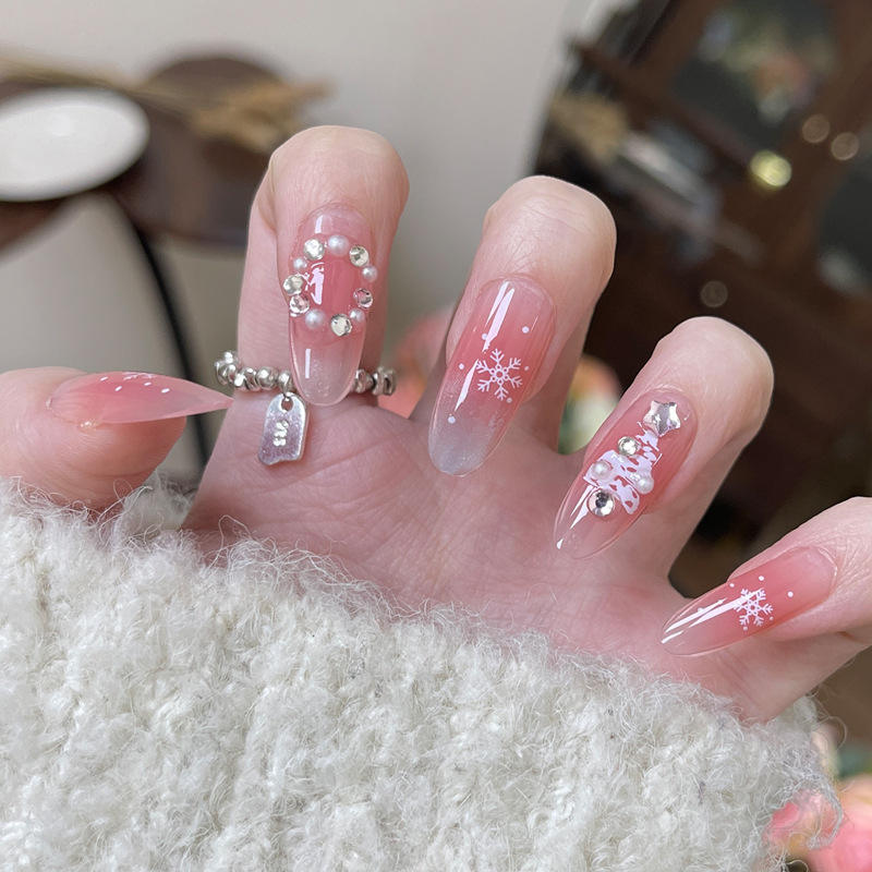 Par 2033, lune de neige perlée