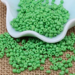 白色水晶玻璃种子珠，用于珠宝制作盒子立方体图案中的松散珠子，可定制DIY珠子套装 - Product Image 1