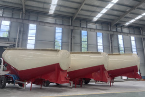 Vehicle Master <strong>Cement</strong> Trailer SINOTRUK 3 Alxes 50 <strong>Ton</strong> Tanker 45 Cbm Bulk <strong>Cement</strong> Tanker Trailer