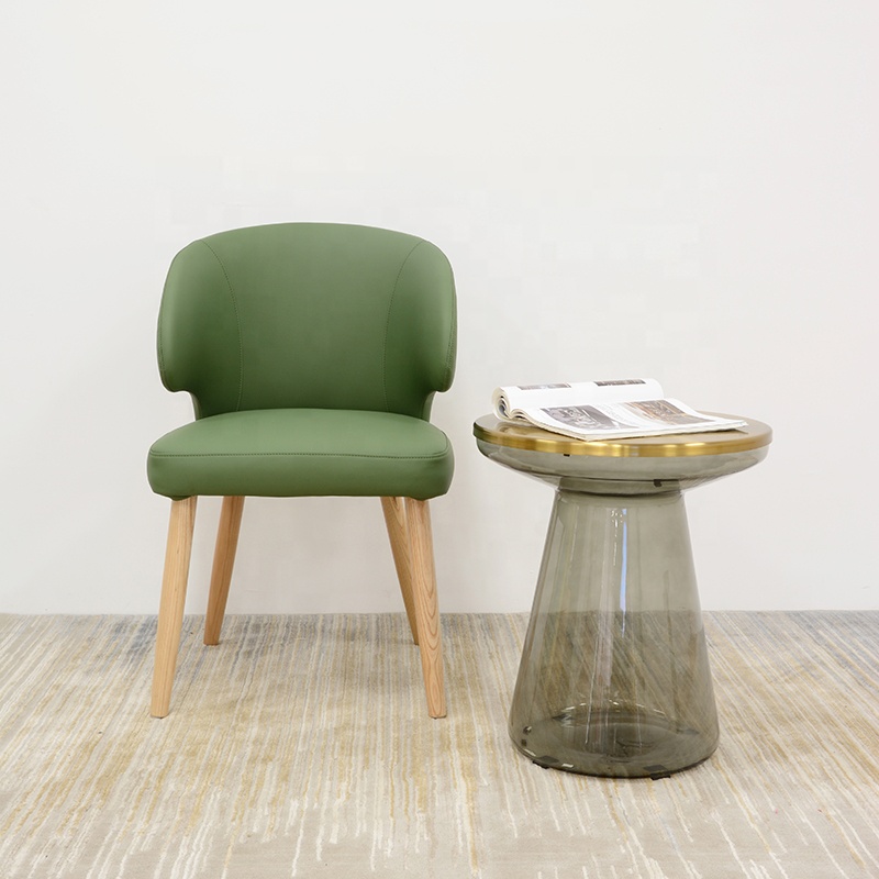 สีเขียว