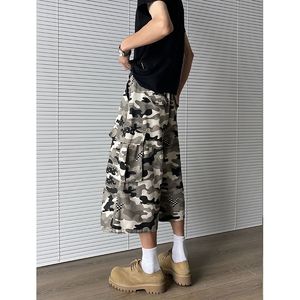 男性と女性のためのアメリカのレトロなマルチポケットプリーツカモフラージュカプリパンツ、新しい夏の流行ブランドルースワイド脚ワークパンツ