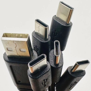 สีดำสายแยก USB แบบสั้น20ซม. สำหรับชายกับ USB C ชาย4 in 1หลาย USB C สายชาร์จได้อย่างรวดเร็ว