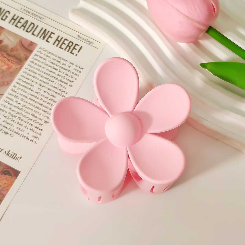 Light pink flower clip