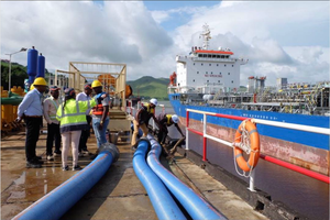 High Pressure Dock Unloading Petroleum Composite Offloading Flexible <strong>Hose</strong> <strong>1</strong>/<strong>2</strong> 4&quot; for Oil Field Chemical Industry - Product Image 5