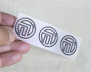 カスタム3Dエンボス加工ホットスタンプラベルスクリーン印刷アイロンオン衣服用光沢マット反射エンボス加工ブランドロゴ - Product Image 1