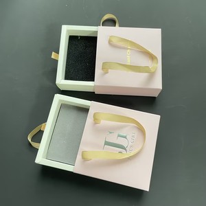 Boîte à bagues à tiroir coulissant carré en gros Boîte en papier d'emballage pliante pour bijoux et colliers avec poignée en ruban caja de joya