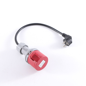 EV充电器适配器从16 A Schuko插头到16-32 A CEE耦合5针插座，用于3相16A至1相16A适配器