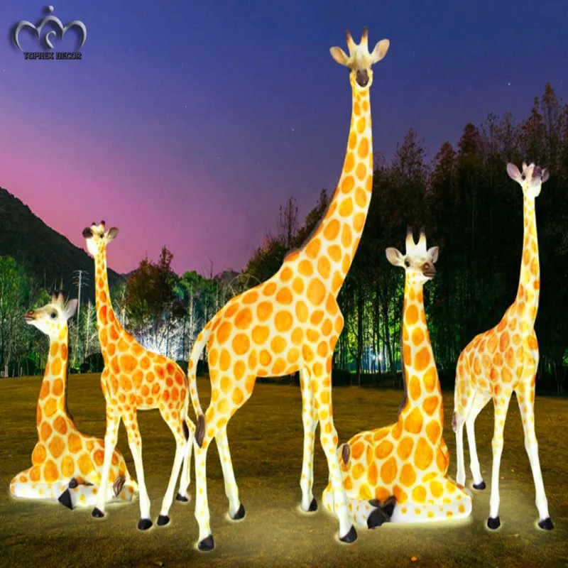 Decoração de parque de aventura tema natalino para interior, grandes estátuas de animais de resina, incluindo luzes com motivo de elefante, girafa e flamingo