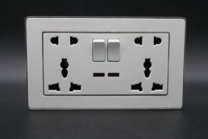 Enchufe de conmutación múltiple doble 13A estándar del Reino Unido con luz - Product Image 3