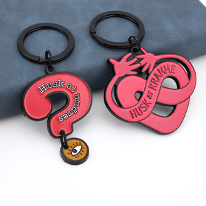 Fábrica personalizado logotipo personalizado simples e elegante irregular forma metal chaveiro macio esmalte presente chaveiro
