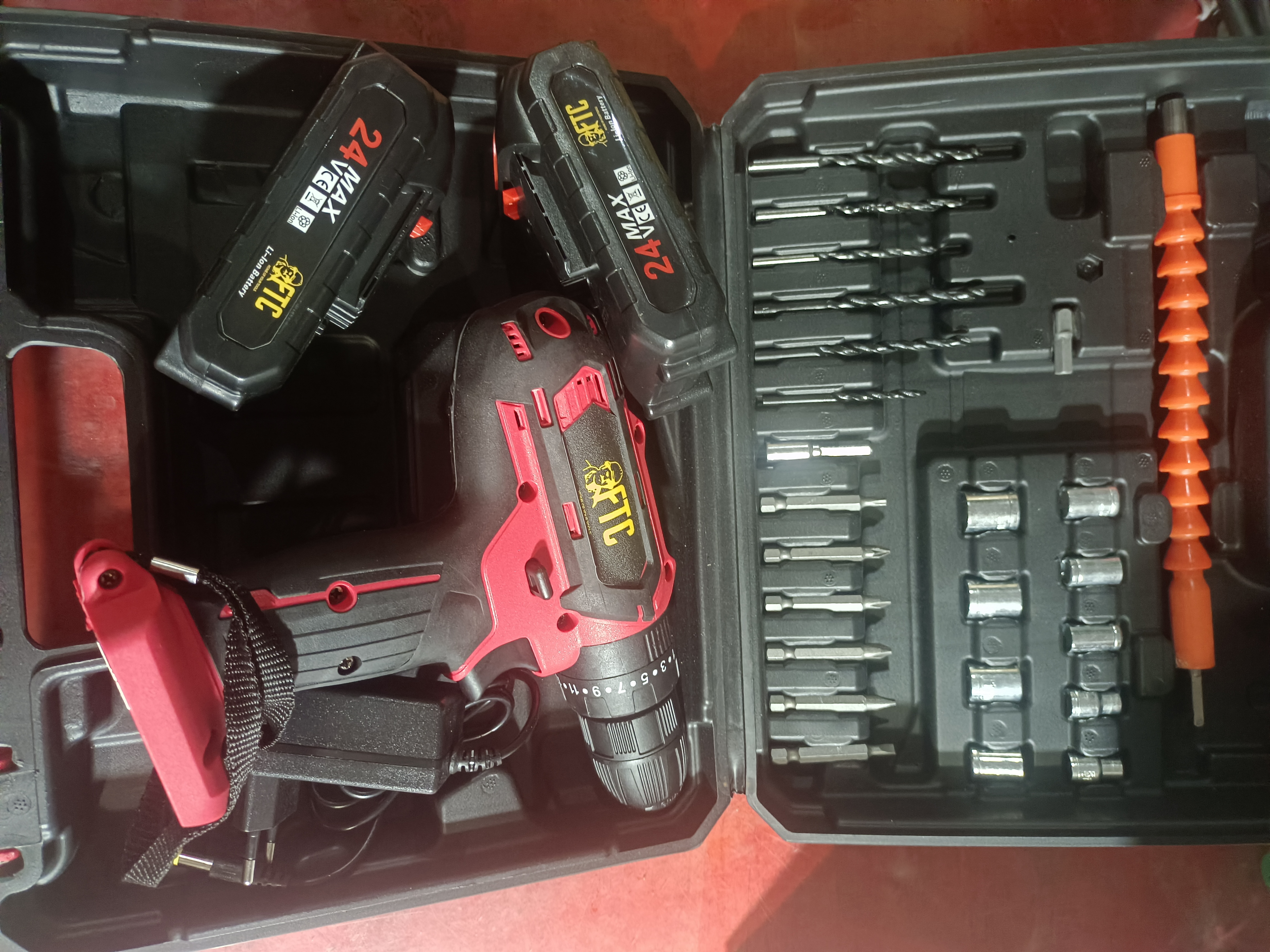 Brosse 21 V, deux batteries, un chargeur