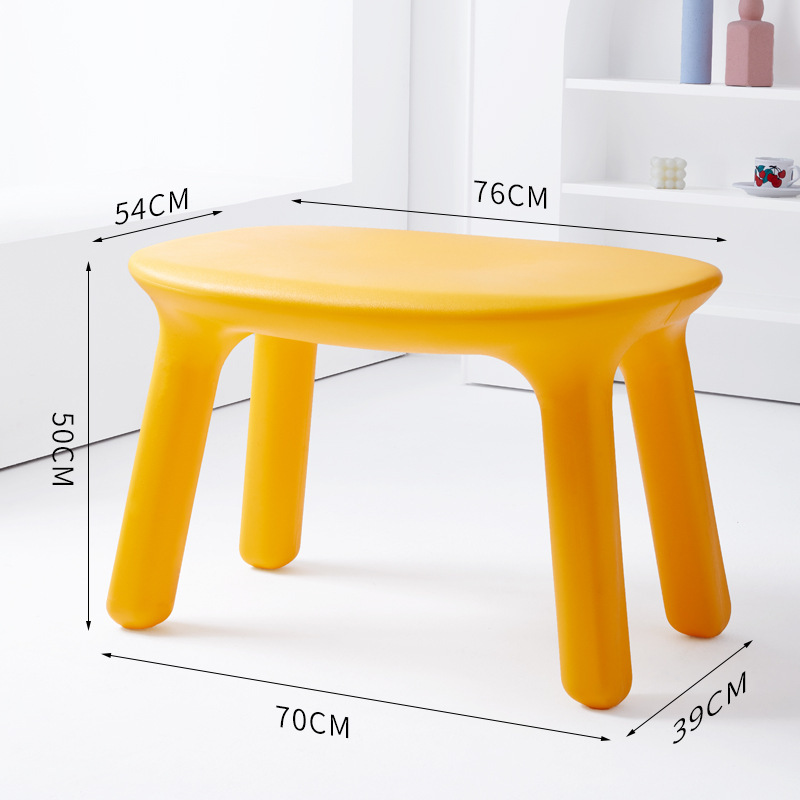 Calidad de tienda física, mesa amarilla.