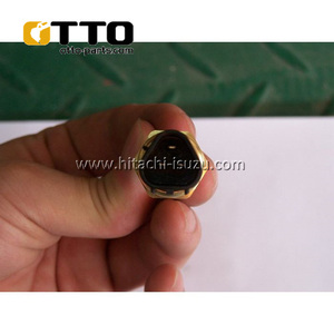 OTTO 4HK1 sıcaklık sensörü 8-97363936-0 su sıcaklık sensörü <span class=keywords><strong>8973639360</strong></span> Hitachi ZX200-3 ZX210-3 ZX240-3 ZX250-3 ekskavatör için
