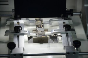 Retrabajo de placa base de iPhone humanizado, equipo de reparación móvil, máquina manipuladora de soldadura con sistema operativo fácil de usar - Product Image 5